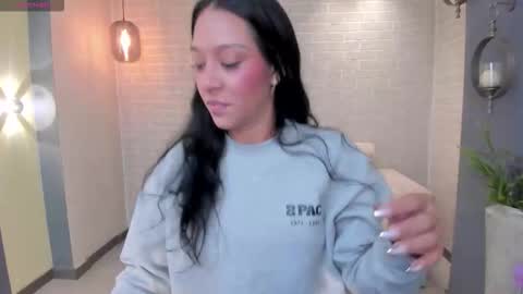 Amalia cruss online show from October 3, 2025, 12:35 pm