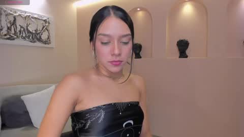 Amalia cruss online show from March 18, 2026, 9:51 pm