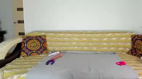 Snapshot of amalia_mio chatting on May 13, 2026, 8:34 am Amalia online show from May 13, 2026, 8:34 am