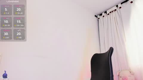 Amalia    real MIA  online show from December 18, 2024, 11:24 am