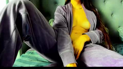 amaliajons online show from October 2, 2025, 7:26 am