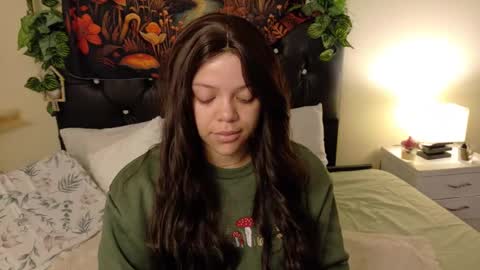         online show from October 8, 2025, 12:03 pm