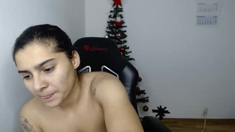 The queen of the biceps  online show from December 21, 2025, 12:18 am