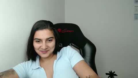 The queen of the biceps  online show from January 9, 2026, 6:10 pm