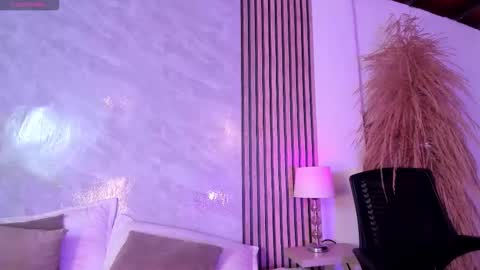 Luisa online show from December 16, 2025, 1:54 am