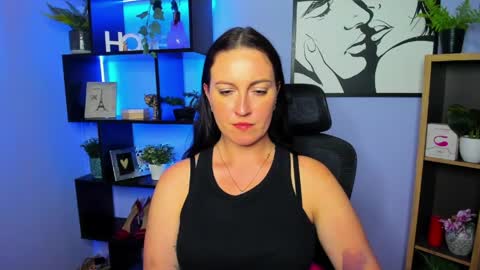 Snapshot of amanda_burn chatting on April 29, 2026, 5:30 pm Amanda online show from April 29, 2026, 5:30 pm
