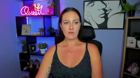 Snapshot of amanda_burn chatting on June 24, 2026, 1:43 pm Amanda online show from June 24, 2026, 1:43 pm