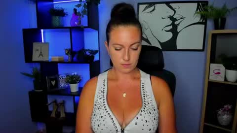 Snapshot of amanda_burn chatting on July 13, 2026, 1:14 pm Amanda online show from July 13, 2026, 1:14 pm