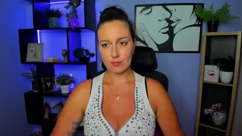 Snapshot of amanda_burn chatting on July 21, 2026, 2:08 pm Amanda online show from July 21, 2026, 2:08 pm