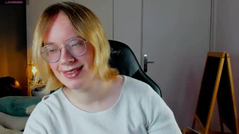 Hi im Amanda online show from November 19, 2025, 8:31 pm