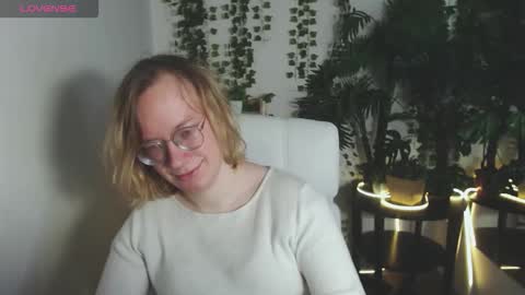 Snapshot of amanda_butlerr chatting on December 19, 2025, 9:16 am Hi im Amanda online show from December 19, 2025, 9:16 am