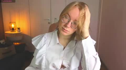Snapshot of amanda_butlerr chatting on June 3, 2026, 1:57 pm Hi im Amanda online show from June 3, 2026, 1:57 pm