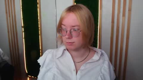 Snapshot of amanda_butlerr chatting on July 3, 2026, 12:22 pm Hi im Amanda online show from July 3, 2026, 12:22 pm