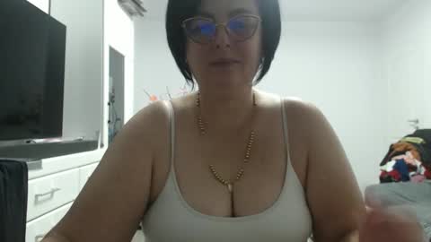 Snapshot of amanda_muller5 chatting on December 4, 2025, 11:02 pm Anda .. online show from December 4, 2025, 11:02 pm