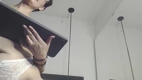 amanda_ramirez online show from May 17, 2026, 11:50 am