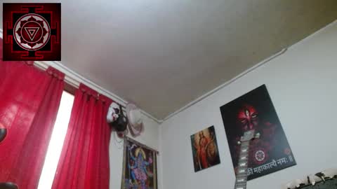 Amanda Valeska online show from October 28, 2025, 4:42 pm