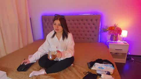 Amanda online show from May 4, 2026, 4:52 am