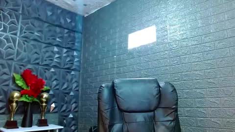 amandaleon online show from January 24, 2025, 6:57 am