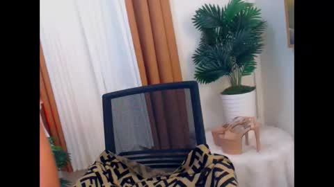 amandasmith91 online show from February 16, 2026, 1:13 am