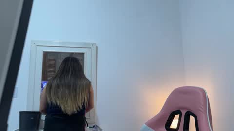 Amandha online show from September 20, 2025, 2:18 pm