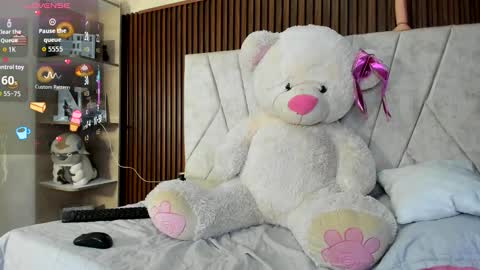 amara_brunet online show from December 18, 2025, 12:44 pm