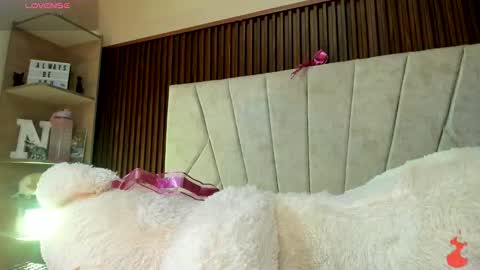 amara_brunet online show from January 14, 2026, 1:39 pm