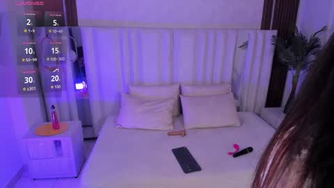 Snapshot of amara_lunee chatting on May 12, 2026, 4:09 am AMARA online show from May 12, 2026, 4:09 am
