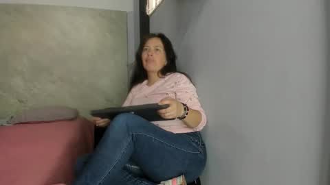 amara_luxe online show from November 20, 2025, 8:19 pm