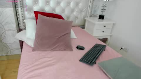 amara_rousse online show from October 13, 2025, 11:54 am