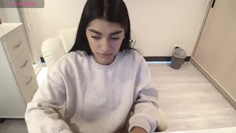 Snapshot of amara_silk chatting on January 9, 2026, 2:14 am amara_silk online show from January 9, 2026, 2:14 am