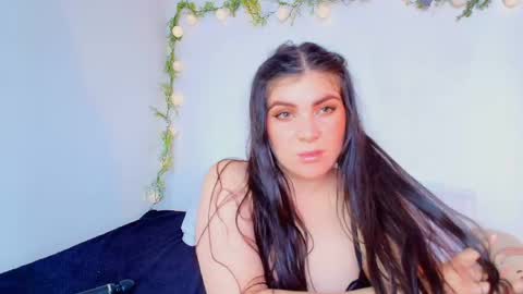 Amara Vega  online show from May 13, 2026, 3:53 pm
