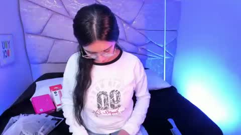 Snapshot of amara_velle chatting on July 6, 2026, 12:57 pm amara velle online show from July 6, 2026, 12:57 pm