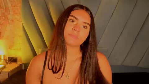 amarahanks_ online show from November 8, 2025, 11:32 am