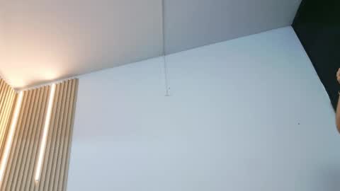 AmaraVell online show from April 20, 2026, 10:33 pm