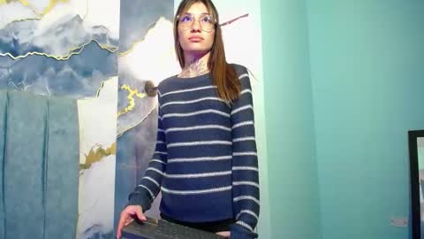 Amare Sole online show from October 13, 2025, 1:55 pm