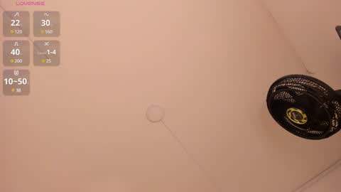 Snapshot of amatiista_12 chatting on December 2, 2024, 8:44 pm A M A T I S T A online show from December 2, 2024, 8:44 pm