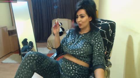 Snapshot of amazinerika chatting on December 13, 2024, 6:05 pm Amazinerika online show from December 13, 2024, 6:05 pm