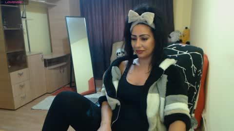 Snapshot of amazinerika chatting on December 18, 2024, 7:58 am Amazinerika online show from December 18, 2024, 7:58 am