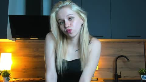 Snapshot of amazing_video chatting on January 21, 2025, 11:13 pm amazing_video online show from January 21, 2025, 11:13 pm