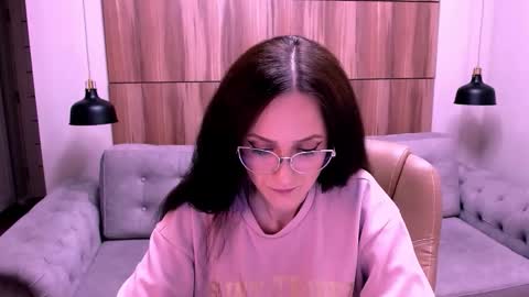 Snapshot of amazingeyes89 chatting on May 10, 2026, 2:44 pm Izza online show from May 10, 2026, 2:44 pm