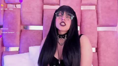   online show from September 23, 2025, 7:06 pm