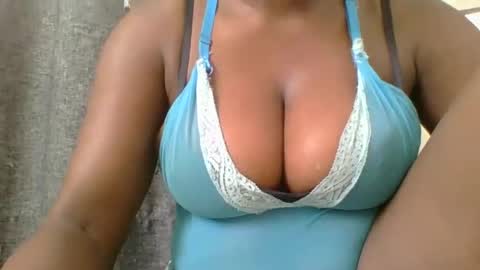 Snapshot of ambar_jasiri chatting on January 13, 2025, 12:56 pm Mia online show from January 13, 2025, 12:56 pm