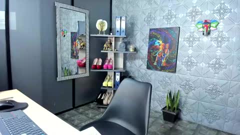 Snapshot of ambar_rose2 chatting on December 6, 2024, 10:38 am ambar rose2 online show from December 6, 2024, 10:38 am