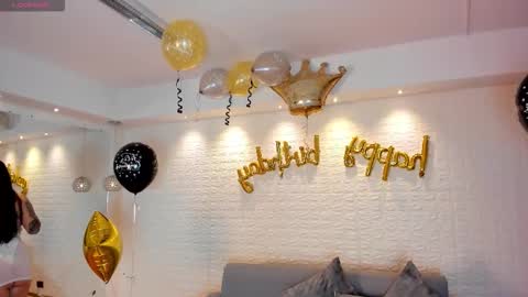 ambarcoxx online show from February 26, 2026, 11:42 am