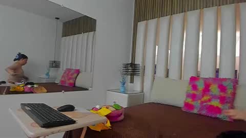 Snapshot of ambargills chatting on November 12, 2025, 1:00 pm AmbarGills online show from November 12, 2025, 1:00 pm