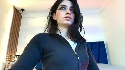 Snapshot of ambarlee_ chatting on July 11, 2026, 12:19 pm AMBAR LEE online show from July 11, 2026, 12:19 pm