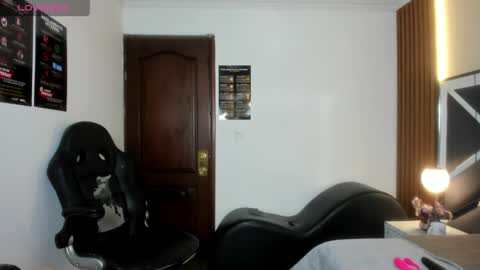 Snapshot of ambaross chatting on April 21, 2026, 2:12 pm Ambar Ross online show from April 21, 2026, 2:12 pm
