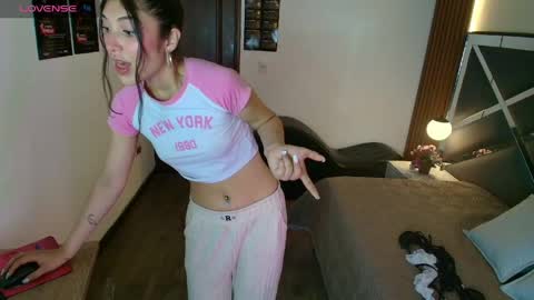 Snapshot of ambaross chatting on May 22, 2026, 2:01 pm Ambar Ross online show from May 22, 2026, 2:01 pm