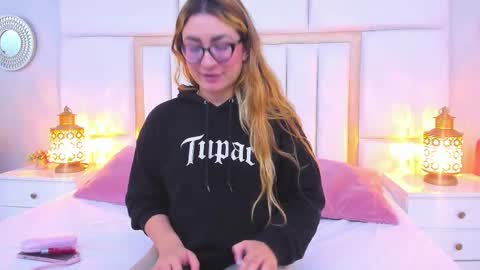 AmbarSantany  online show from March 25, 2026, 11:22 pm