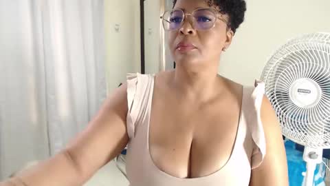  Amber Sofhia  online show from February 6, 2025, 8:56 pm